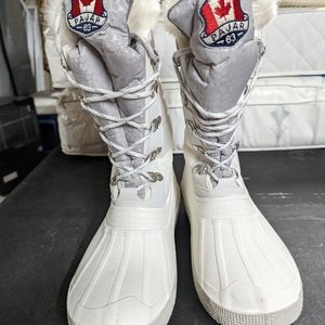 Pajar White Snow Boots Size 8